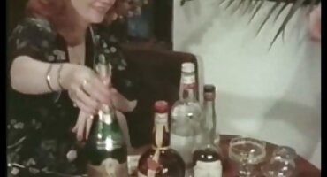 sex gay swang Cô ấy giữ bím tóc và đưa chúng phim yui hatano vào miệng.